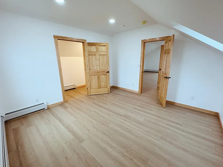 24 Grant St #8 — Photo 16