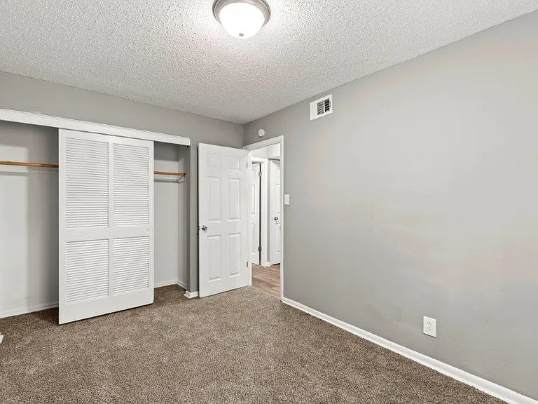 Walnut Hills — Photo 15