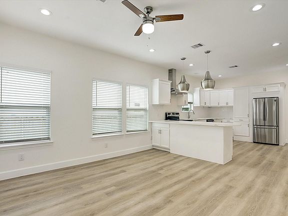 5th image of 3515 Delhi St
