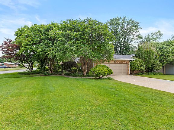 4th image of 4116 Forest Plaza Dr