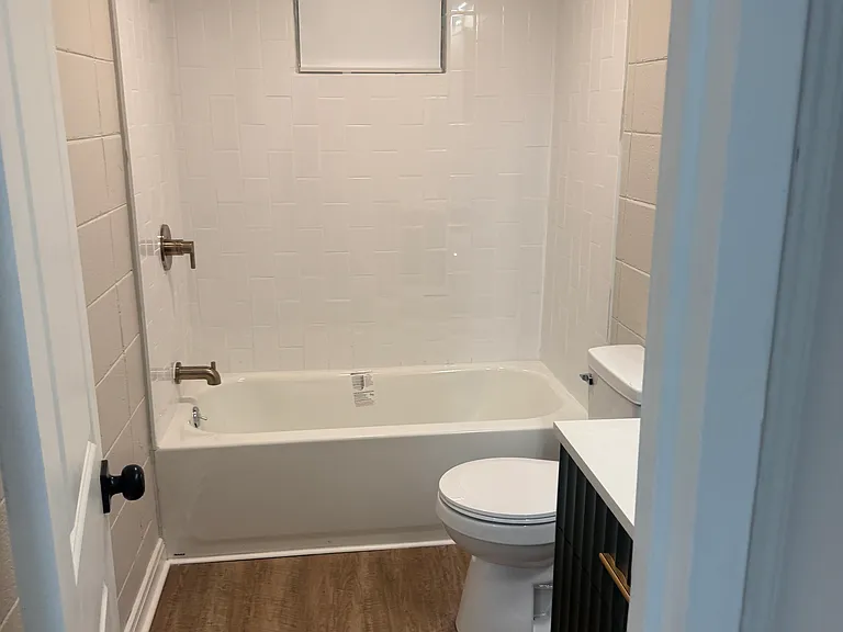 111 & 109 Jackson St #A — Photo 10