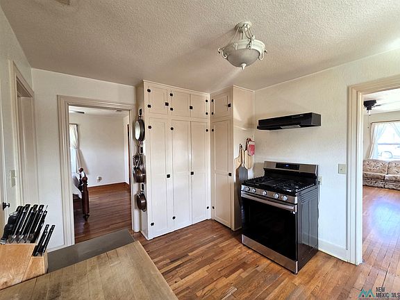 5th image of 1620 Gidding St