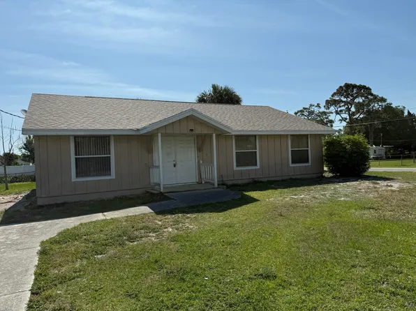 5014 Palm Dr, Fort Pierce, FL 34982