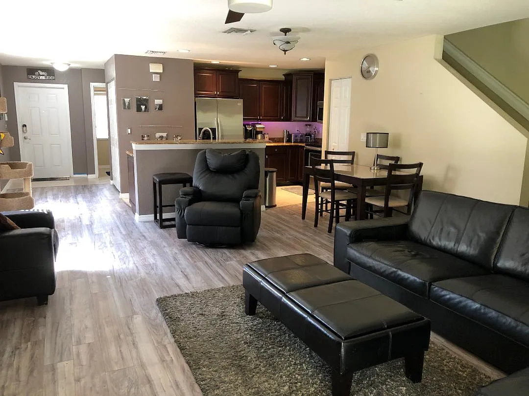 3 bed, 1611 sqft, $2,950 — Photo 3