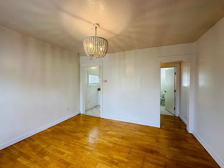 Urban Oasis! North Oakland 58th St Garden Apartments — Photo 2