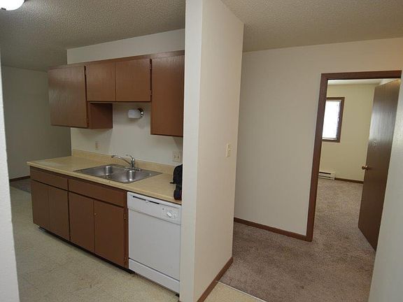 4th image of 2815 20th Ave S #15