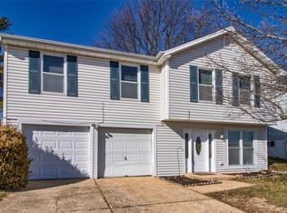 2533 Weymouth Dr, High Ridge, MO 63049