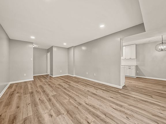 5th image of 2045 Royal Fern Ct Suite 11C