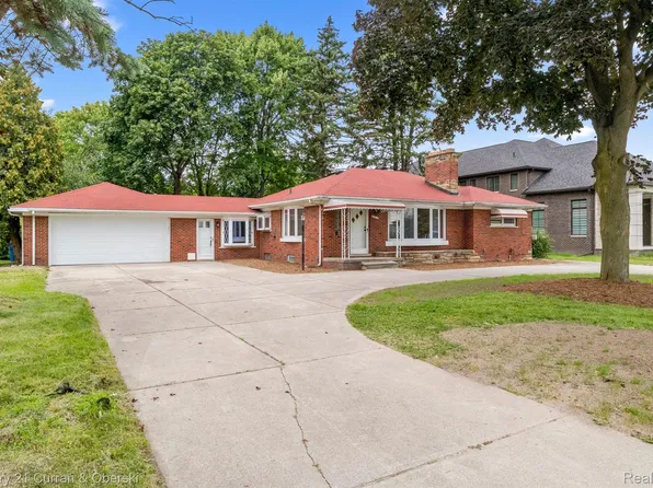 27210 Doxtator St, Dearborn Heights, MI 48127