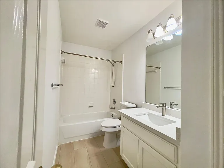 11002 Tree Shadow Ln — Photo 11