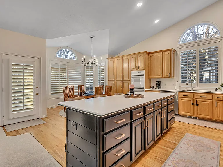 9162 S Glenn Abbey Way — Photo 4