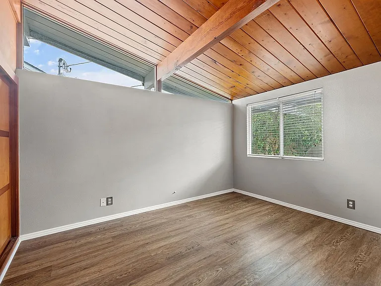 650 Mardina Way — Photo 14
