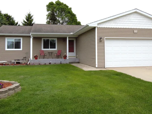 313 Janet Ln, Almont, MI 48003