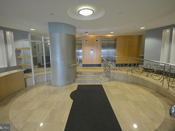 2nd image of 1111 11th St #202