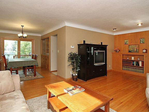 4th image of 334 Edith Dr