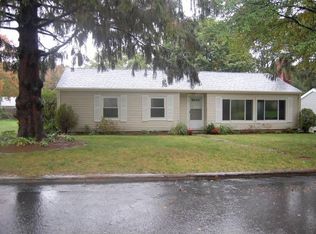 67 Founder Ave, Warwick, RI 02886