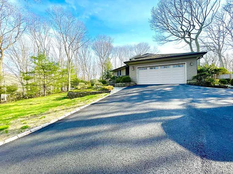Peconic Hills Dr — Photo 33