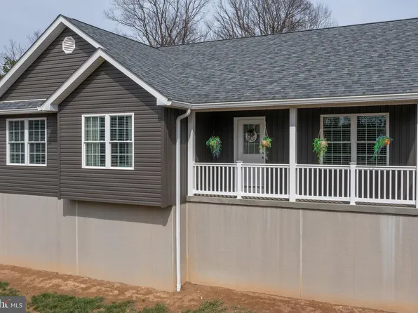 31 Rogers Ridge Dr, Ridgeley, WV 26753