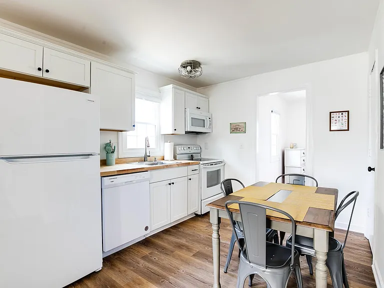 817 Edgehill Rd #1 — Photo 2