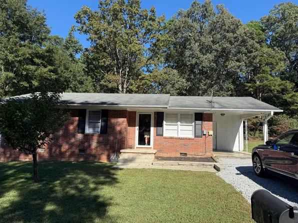 269 Hilltop Ln, Toccoa, GA 30577