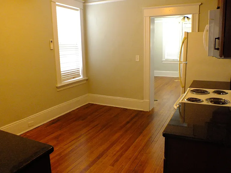2120 Herschel St #A — Photo 9