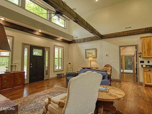 8th image of 279 Crouch Branch Ln