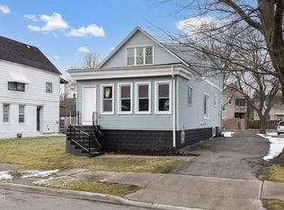 328 154th Pl, Calumet City, IL 60409