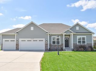N113W14099 Wrenwood Dr, Germantown, WI 53022