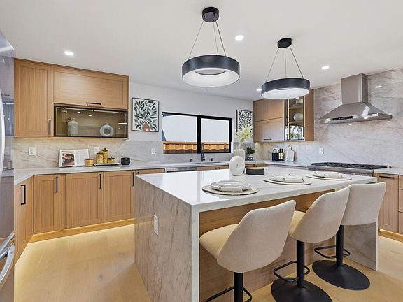 2nd image of 3015 Machado Ave