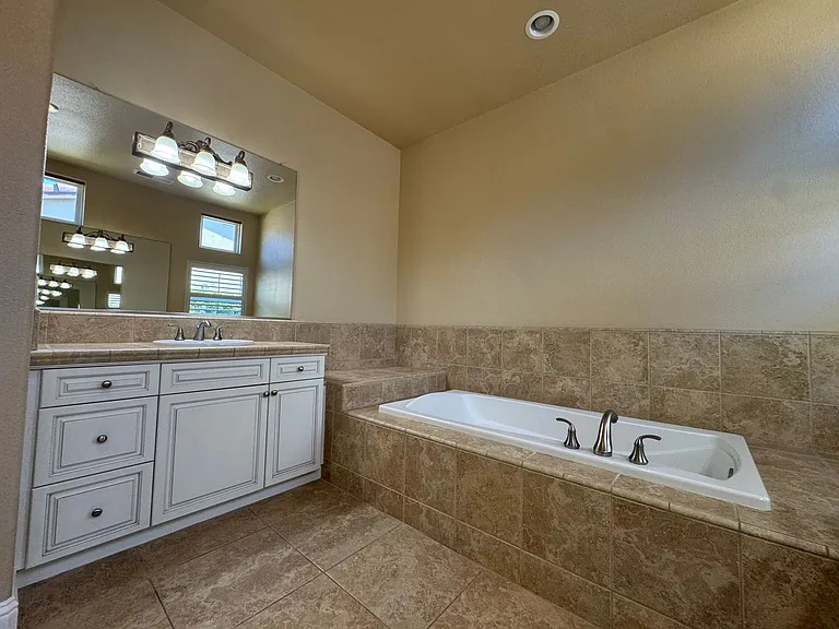 4133 N Morro Bay — Photo 28
