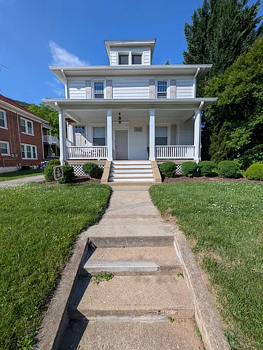 523 Arbutus Ave SE #B Photo 1