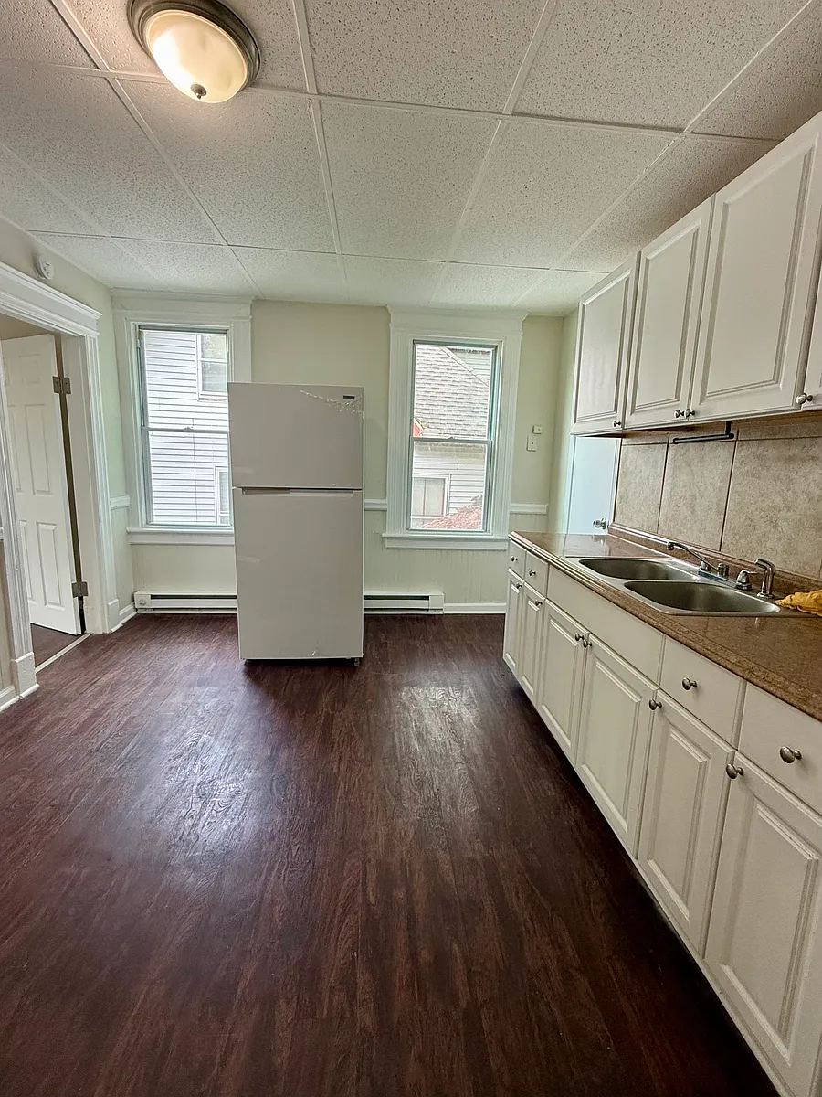 Building Photo - 140 Orange St #3