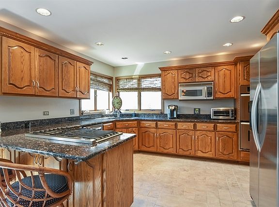 4th image of 16718 Lee St