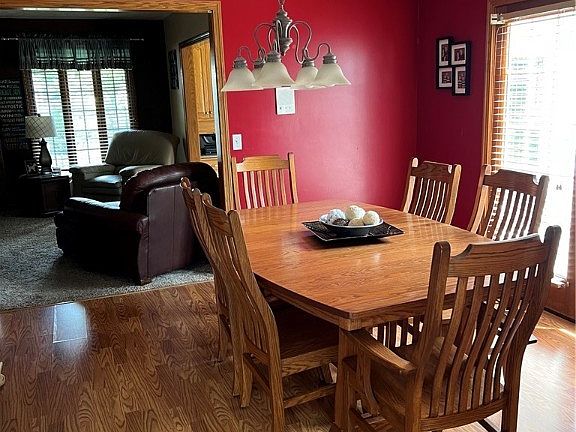 4th image of 326 Oakdale Dr