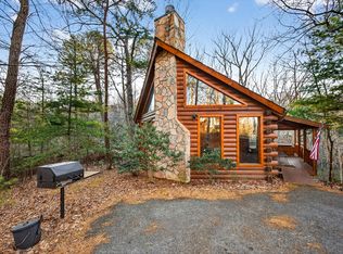 2332 Raymond Hollow Rd, Sevierville, TN 37876