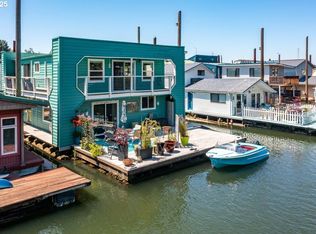 414 N Tomahawk Island Dr, Portland, OR 97217