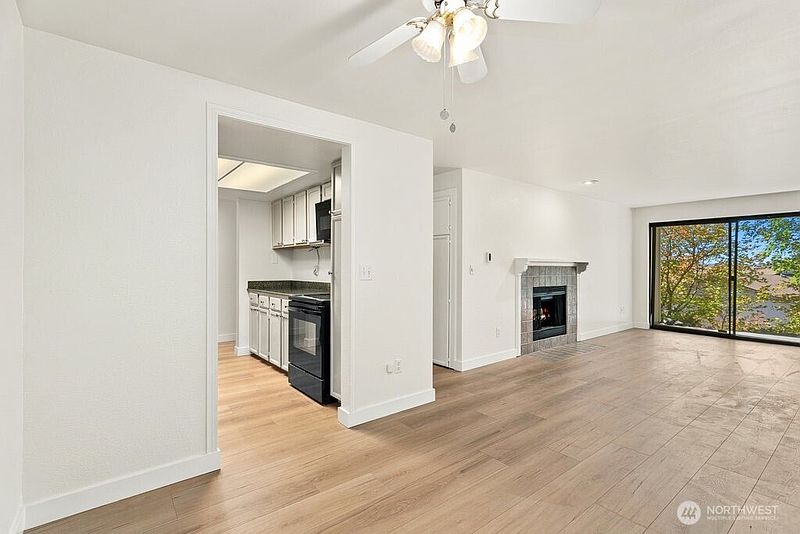 4th image of 13235 12th Avenue SW #112