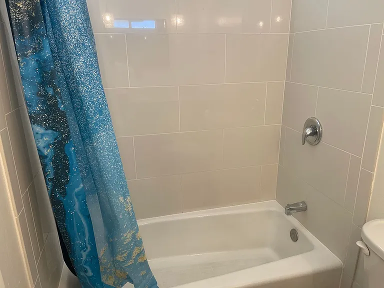 Apt 420 Garfield — Photo 9