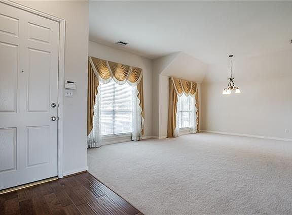 4th image of 6406 Amesbury Ln