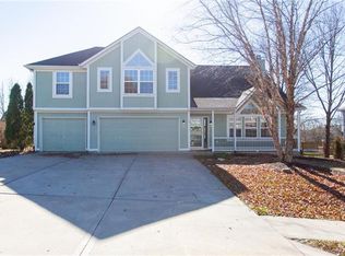 1713 Red Barn Rd, Raymore, MO 64083