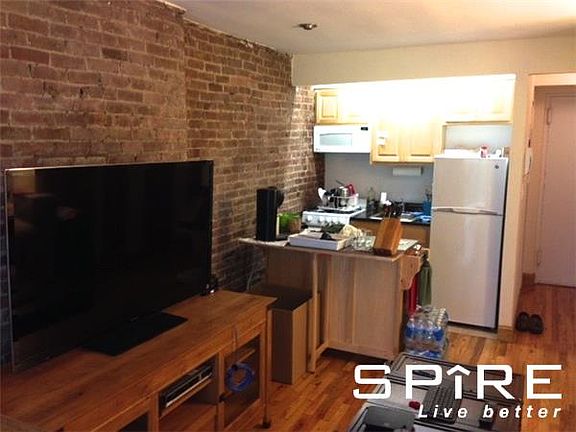 4th image of 9 W 73rd St APT 1A