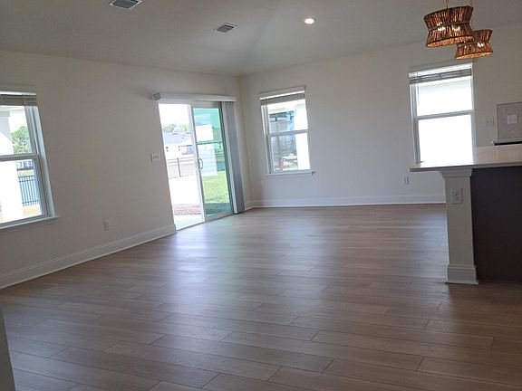 5th image of 59 Signet Cir