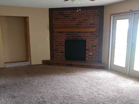 4th image of 1717 SE 8th St