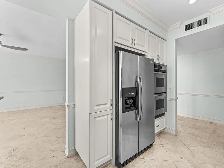 550 SE Mizner Blvd #B501 — Photo 9