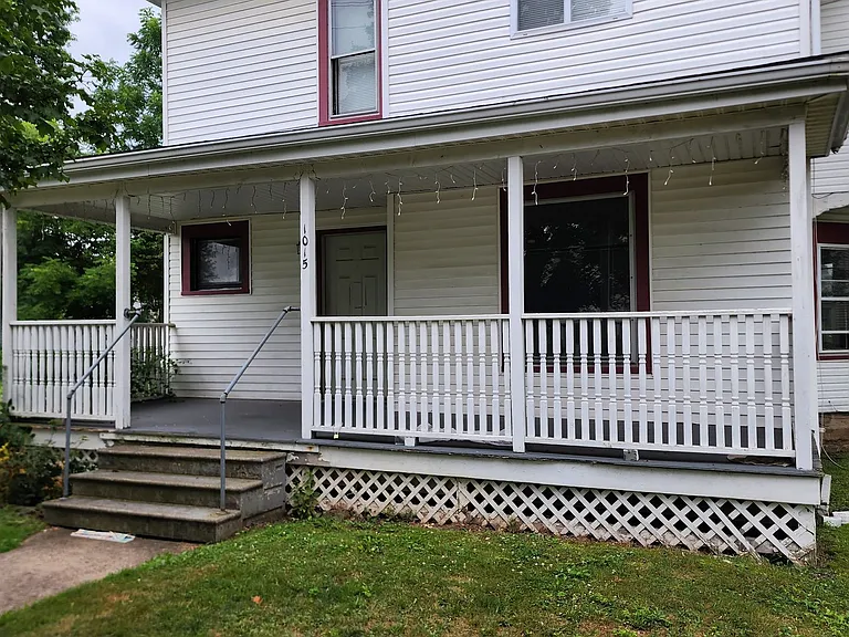 1015 Washington St — Photo 1