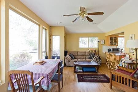 Dining room.