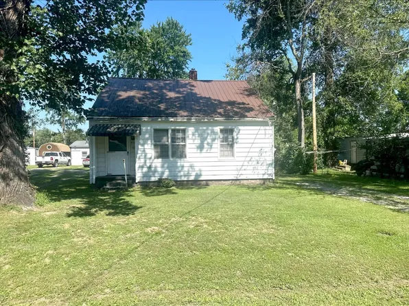 912 George St, Fairfield, IL 62837