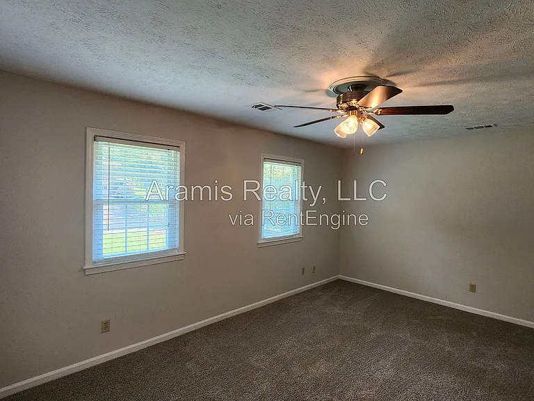 829 Bradford Ct SW — Photo 10