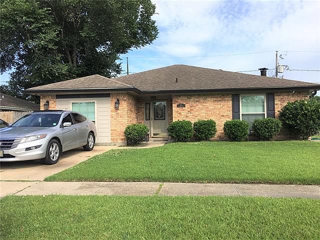 1st image of 2821 Cambridge Dr