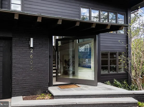 2605 31st St NW, Washington, DC 20008